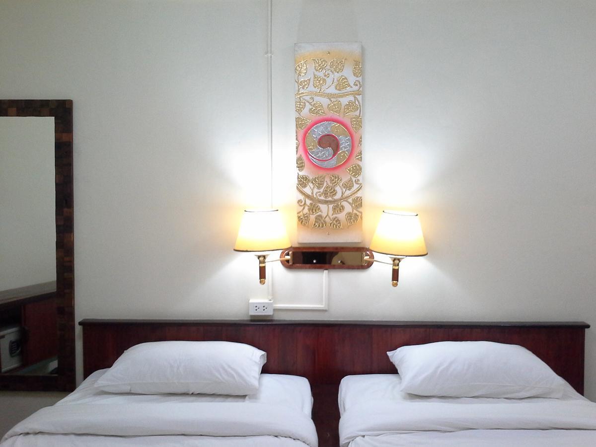 Bc Guesthouse Banglamphu Банкок Екстериор снимка