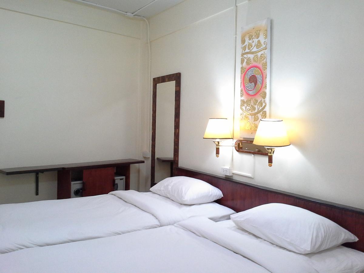 Bc Guesthouse Banglamphu Банкок Екстериор снимка